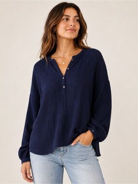 NEW Xirena Cara Top in navy